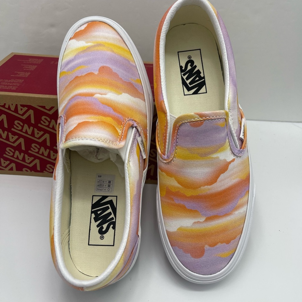 Vans WMNS Classic Slip-On
Festival Dream Multi Sneakers 
VN000BVZCYJ - Picture 10 of 16